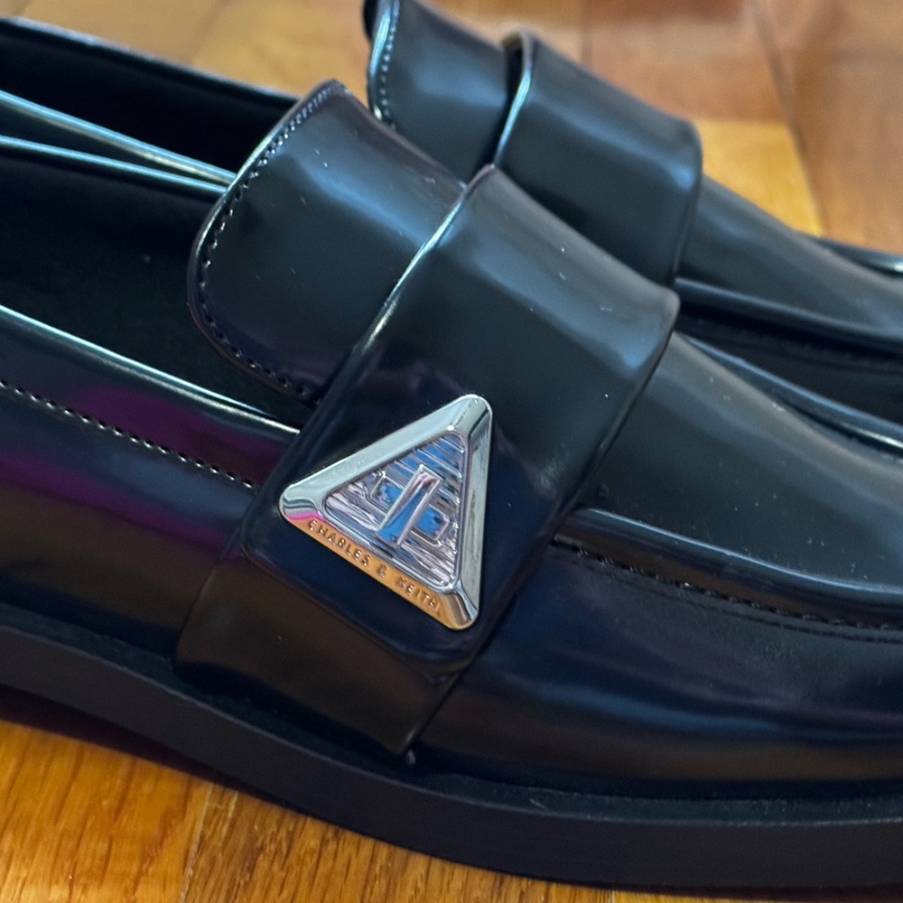 Charles & Keith Black Platform Loafers Women US 5.5 EU 36 Square Toe NWOB - Picture 3 of 6